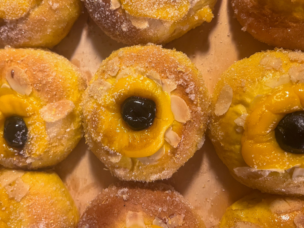 Saffransbullar med Disaronno och körsbär