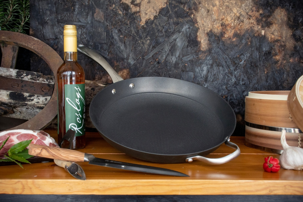 Stekepanne, lettvekts støpejern, non-stick - Satake