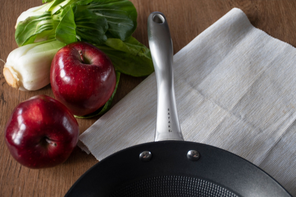 Stekepanne, lettvekts støpejern, non-stick - Satake