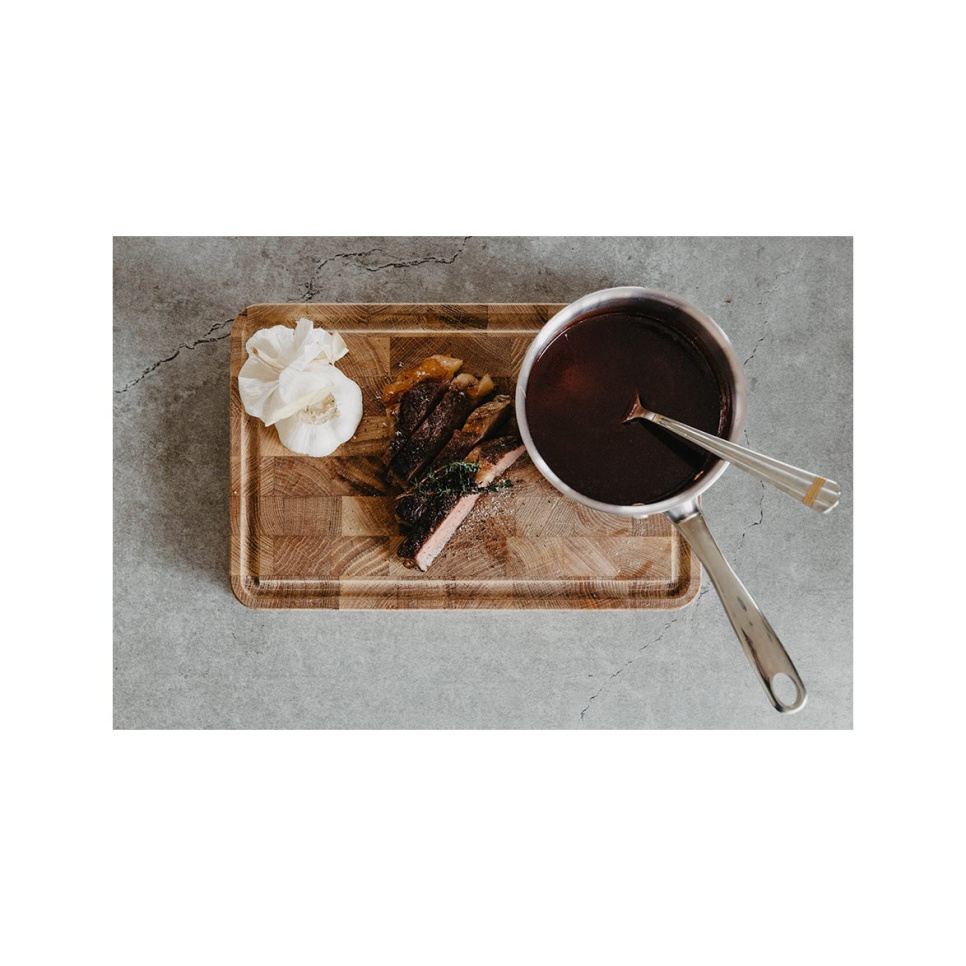 Skjærebrett av eiketre med renne, 30x20x3 cm - Culimat