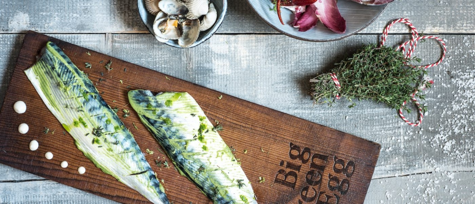 Grillplanke med smak av sedertre - Big Green Egg