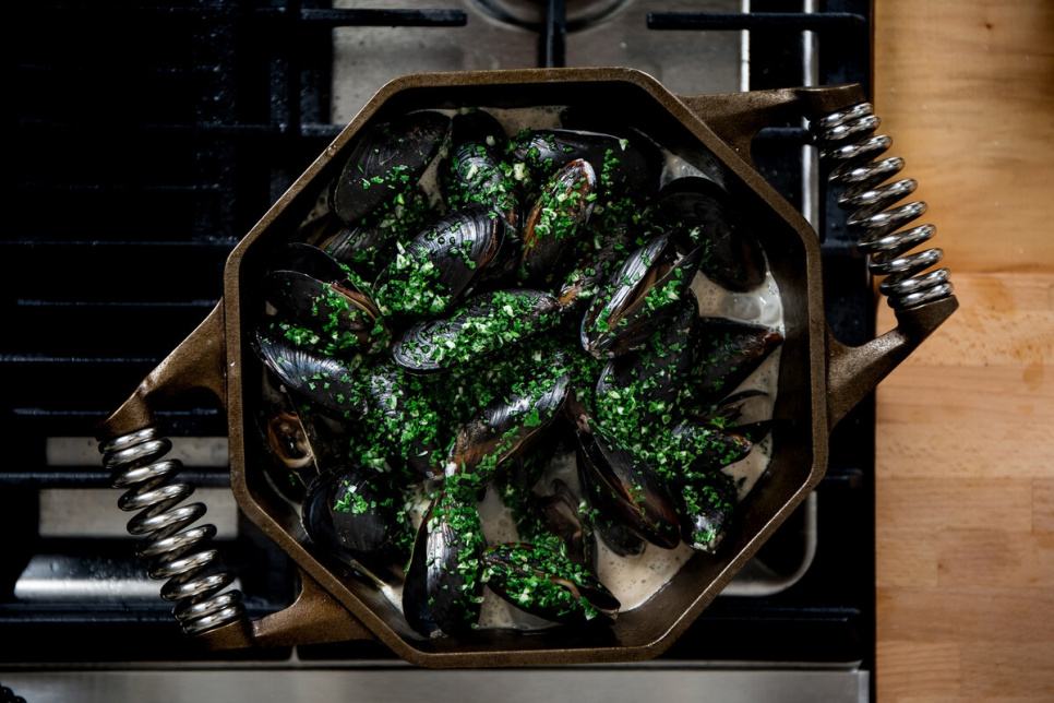 Støpejernsgryte med lokk, nederlandsk oveen 5QT, 4.7L - Finex Støpejernsgryte med lokk, nederlandsk oveen 5QT, 4.7L - Finex