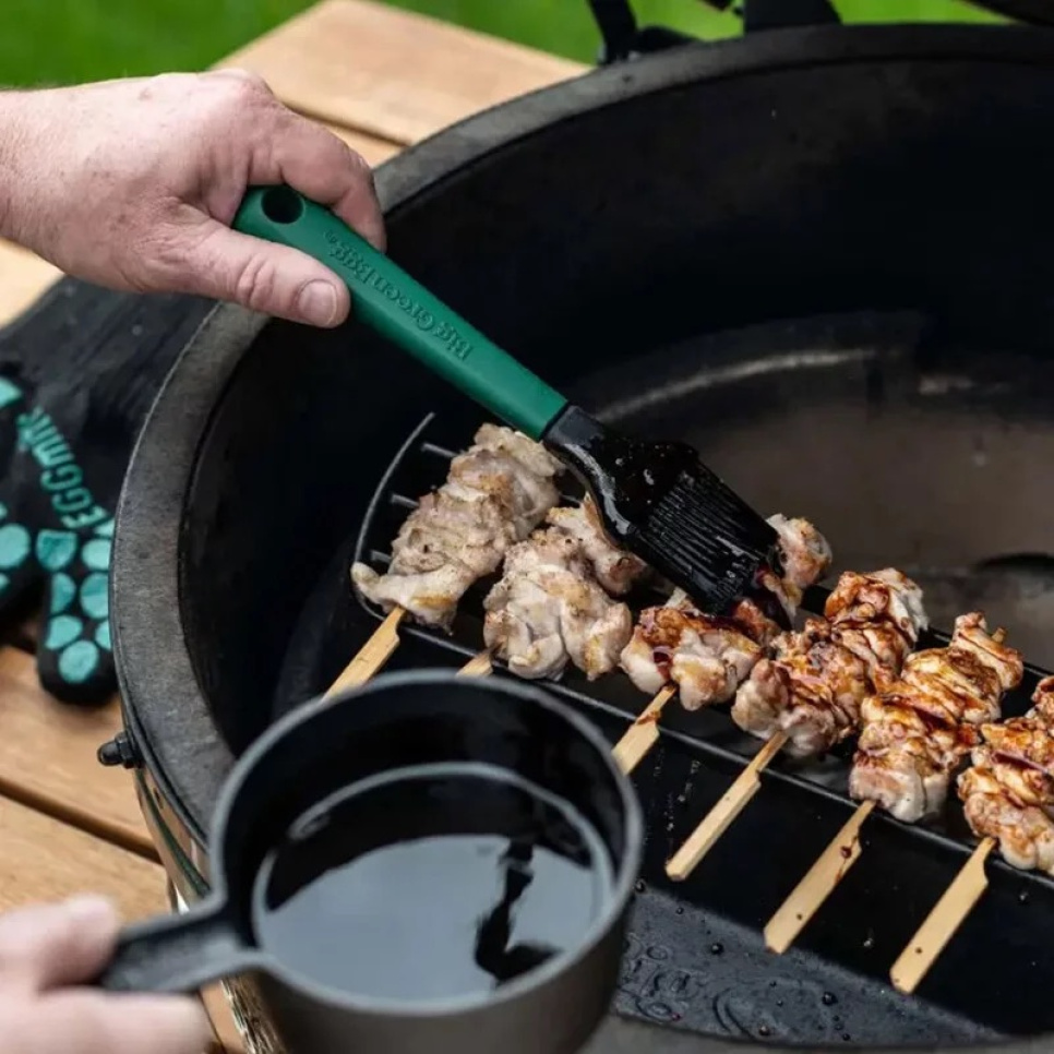 Støpejernspanne med pensel - Big Green Egg