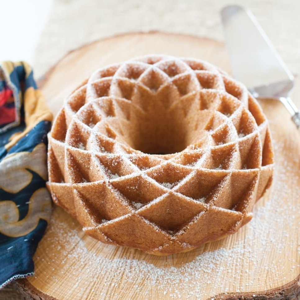 Bakeform Jubilee Bundt Pan - Nordic Ware