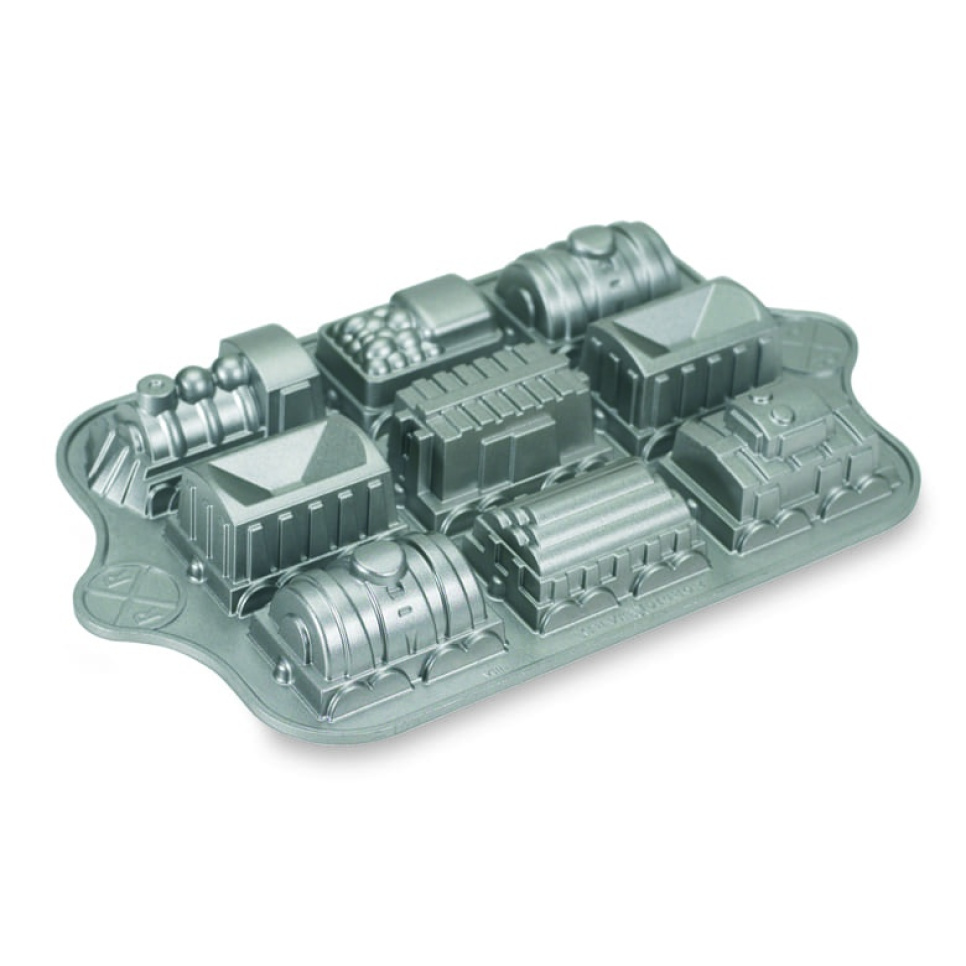 Bakeform Train Cake Pan - Nordic Ware i gruppen Baking / Bakeformer / Kakeformer hos The Kitchen Lab (1422-14048)