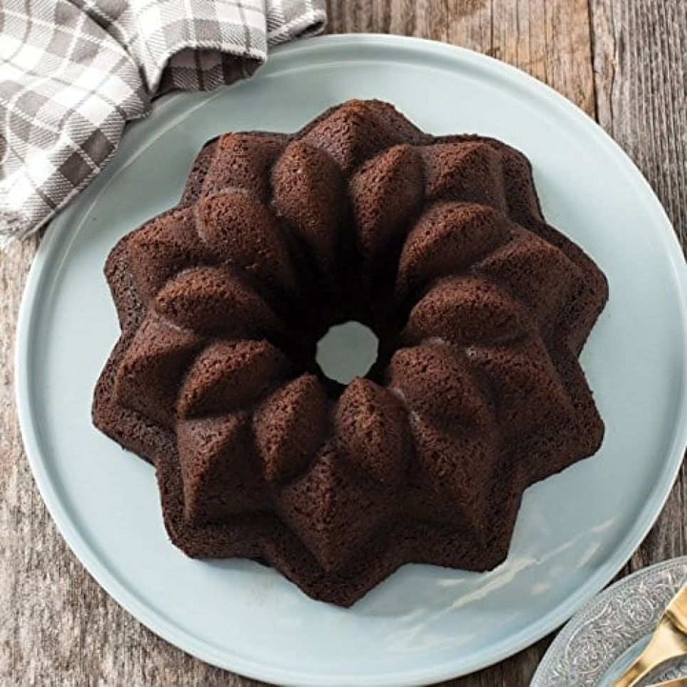 Bakeform Vintage Star Bundt Pan - Nordic Ware