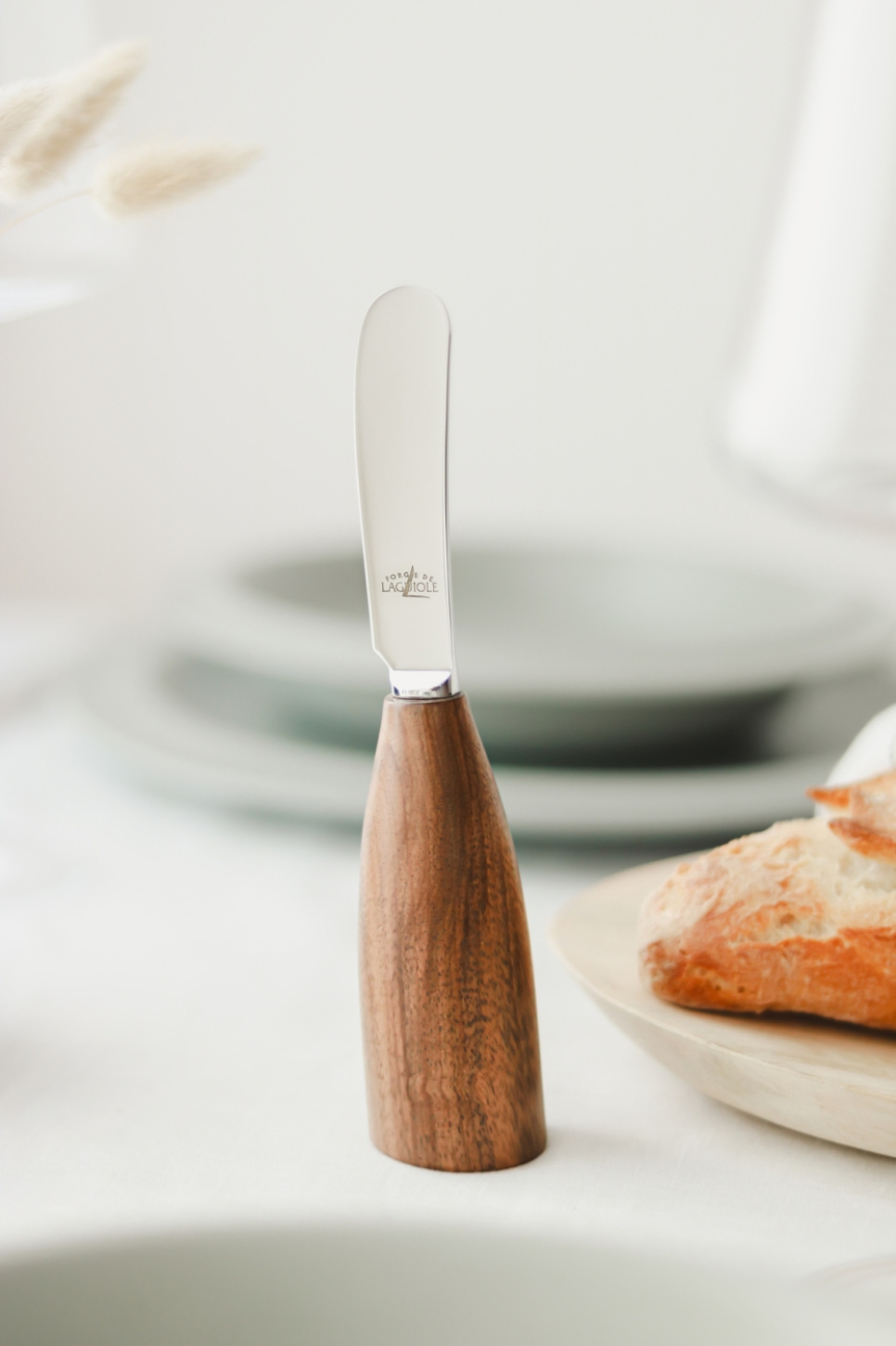 Smørkniv med håndtak i valnøtt, Lou Bure - Forge de Laguiole