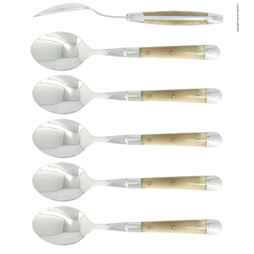 Seks skjeer, håndtak i lyst horn, polert, Tradition - Forge de Laguiole i gruppen Borddekking / Bestikk / Skjeer hos The Kitchen Lab (1446-32940)
