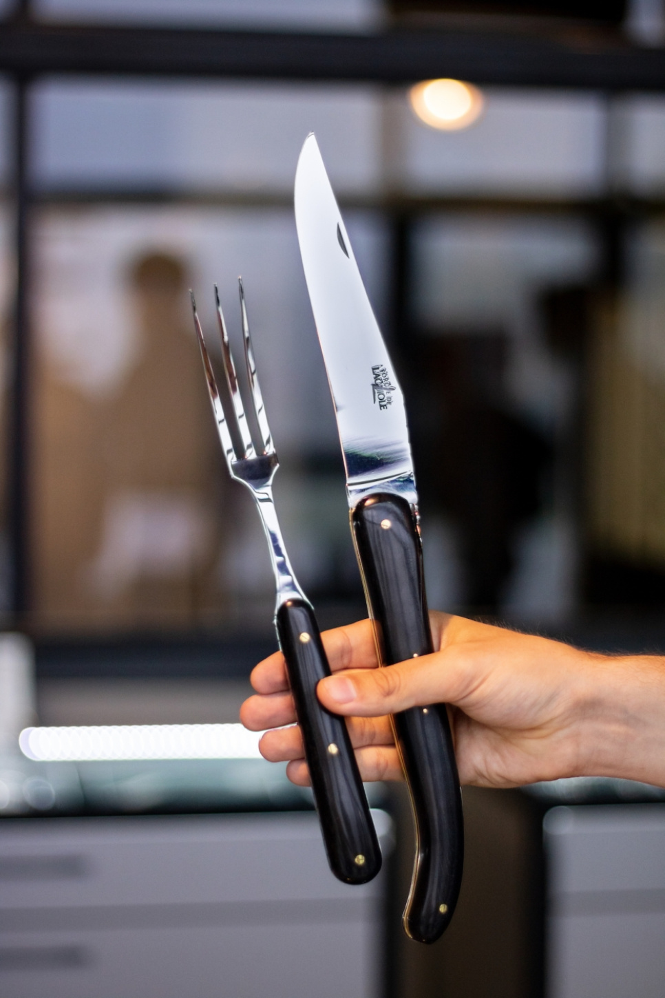 Utskjæringssett 21 cm, håndtak i ibenholt, sammenleggbart, Signatur - Forge de Laguiole