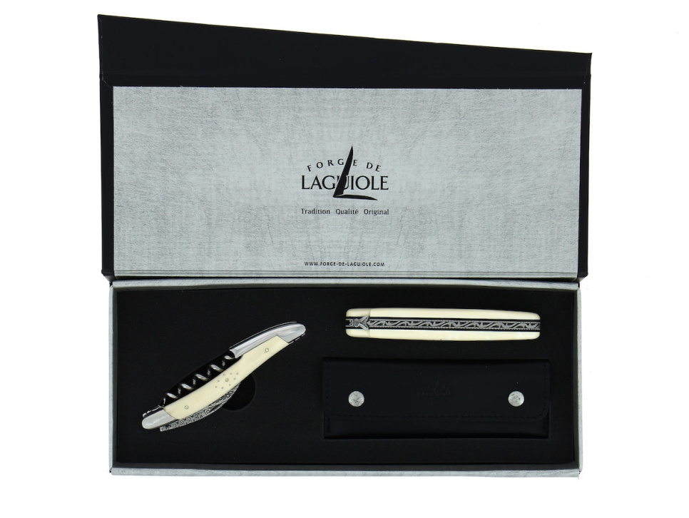 Foldekniv og sommelierkniv i mammuthorn, damascenert - Forge de Laguiole i gruppen Borddekking / Bestikk / Kniver hos The Kitchen Lab (1446-32984)