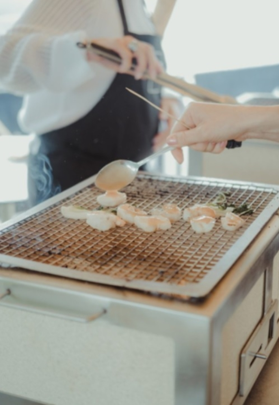 Bordgrill/konrogrill med ramme i rustfritt stål, medium bred 46 x 36 cm - Kasai