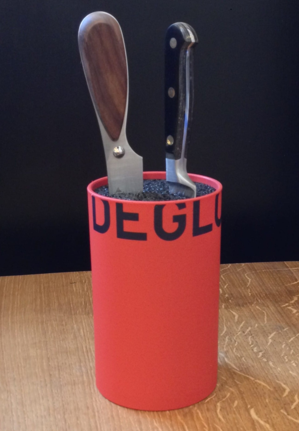 Rundt knivstativ 14x9,5 cm, Rød - Déglon i gruppen Matlaging / Kjøkkenkniver / Oppbevaring for kniver / Knivstativ hos The Kitchen Lab (1525-14230)