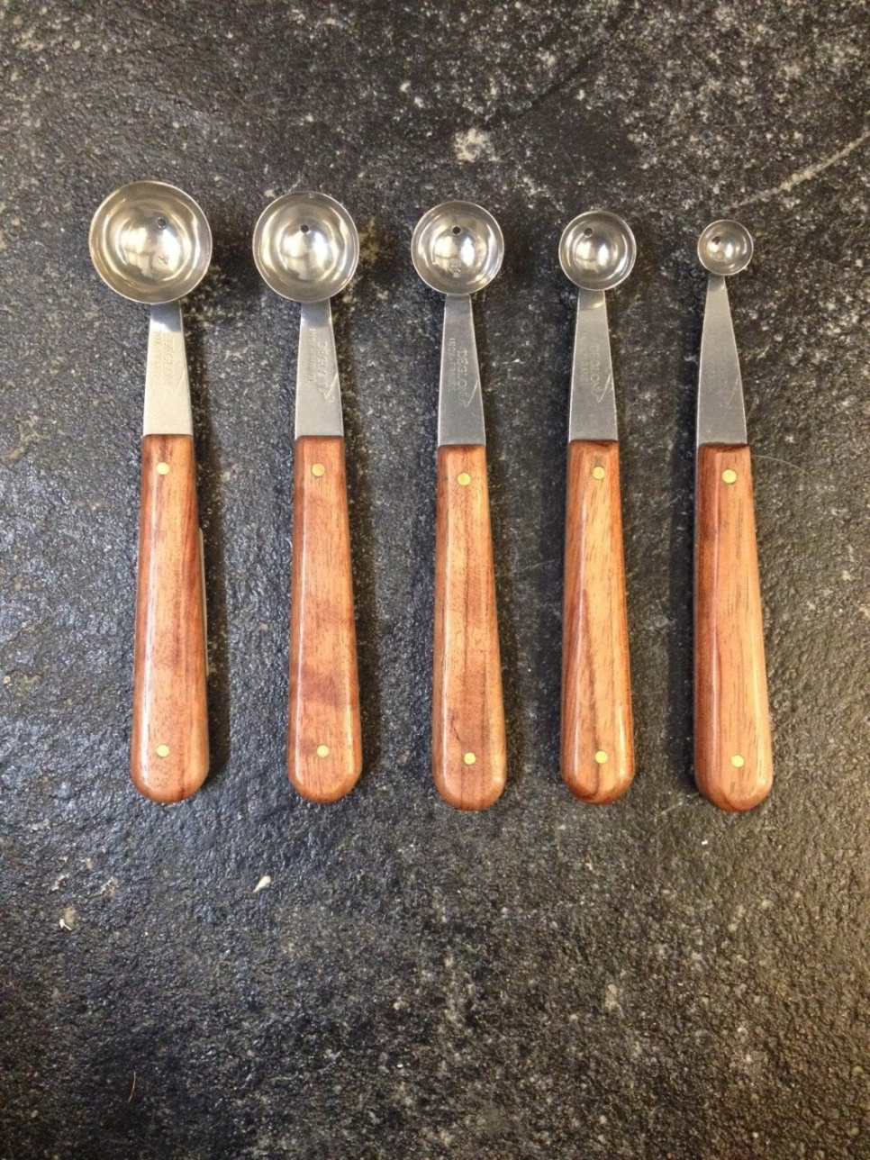Kulejern 13mm, håndtak av rosetre - Déglon i gruppen Matlaging / Kjøkkenutstyr / Kulejern og quenelleskje hos The Kitchen Lab (1525-16176)
