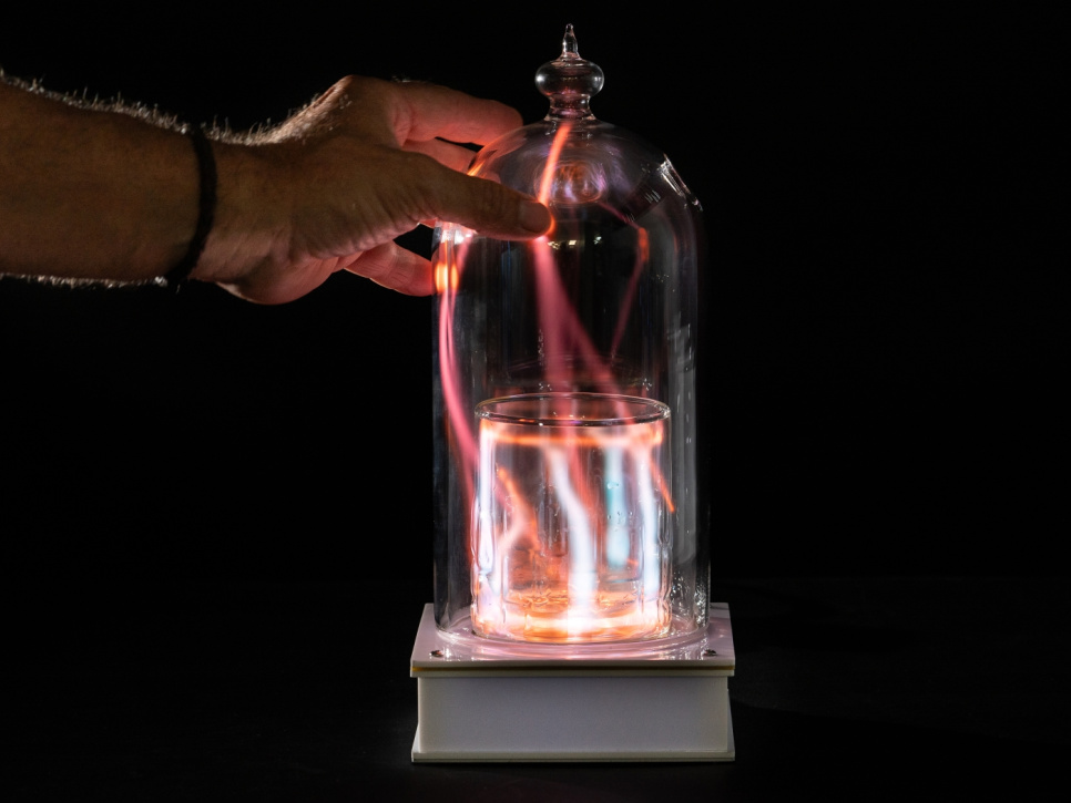 Glasskuppel med neonfylling for Tesla - 100 % Chef Glasskuppel med neonfylling for Tesla - 100 % Chef