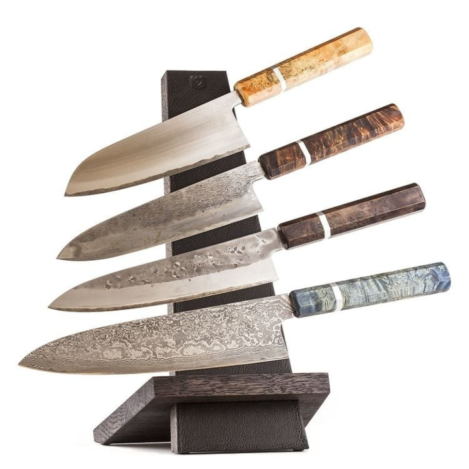 Håndlaget knivstativ, eik og skinn - Piotr The Bear