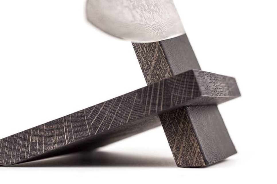 Håndlaget knivstativ, eik og skinn - Piotr The Bear