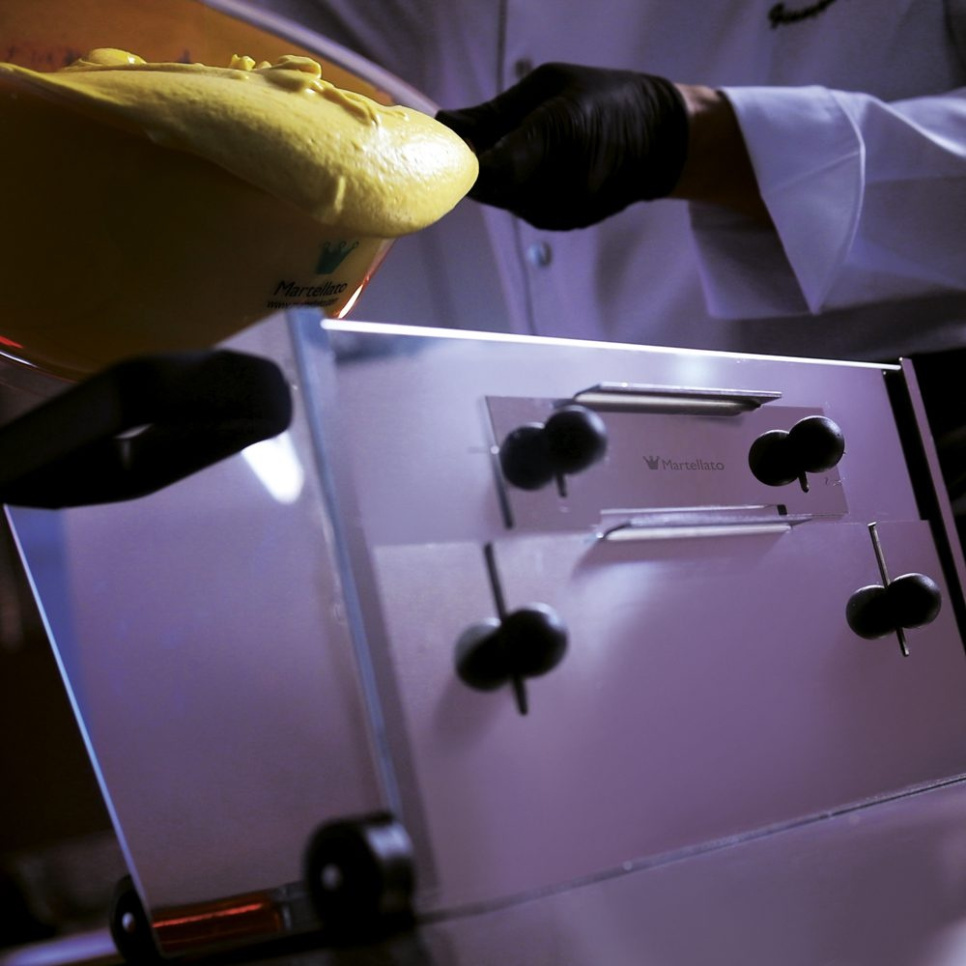 Level, Slede med høy presisjon for bløte kaker - Martellato