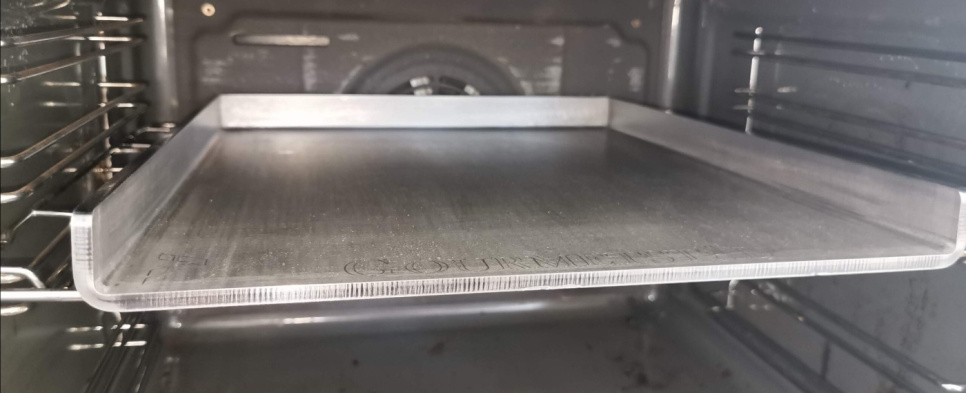 Pizzastål med kant (stekebord) - Gourmetstål Pizzastål med kant (stekebord) - Gourmetstål