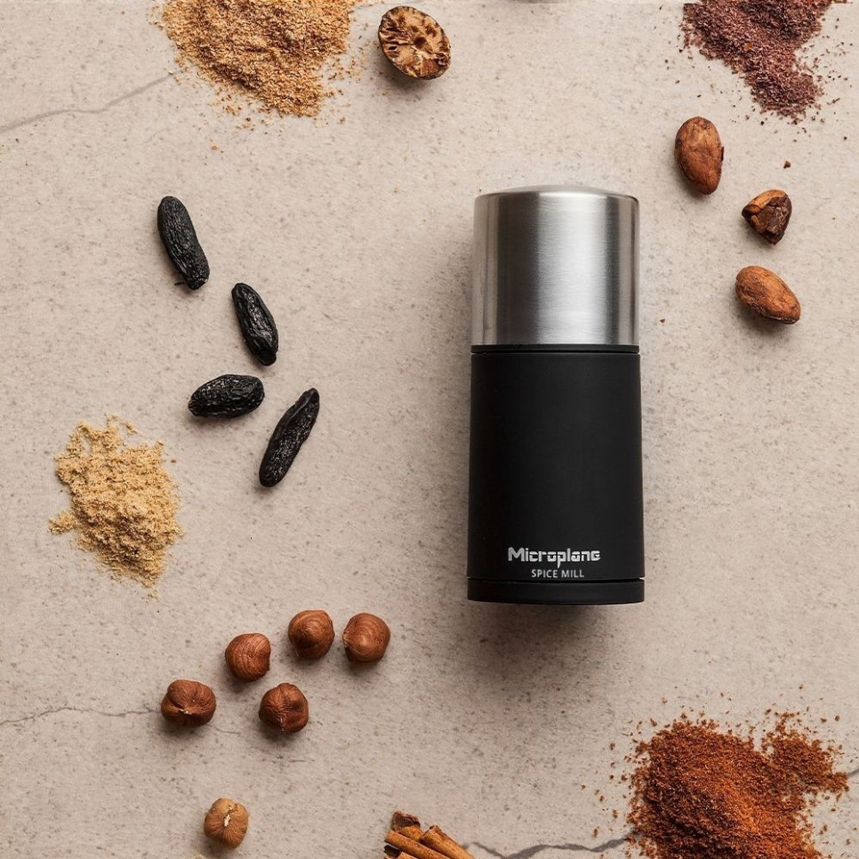 Krydderkvern med oppbevaring, 2in1 - Microplane Krydderkvern med oppbevaring, 2in1 - Microplane
