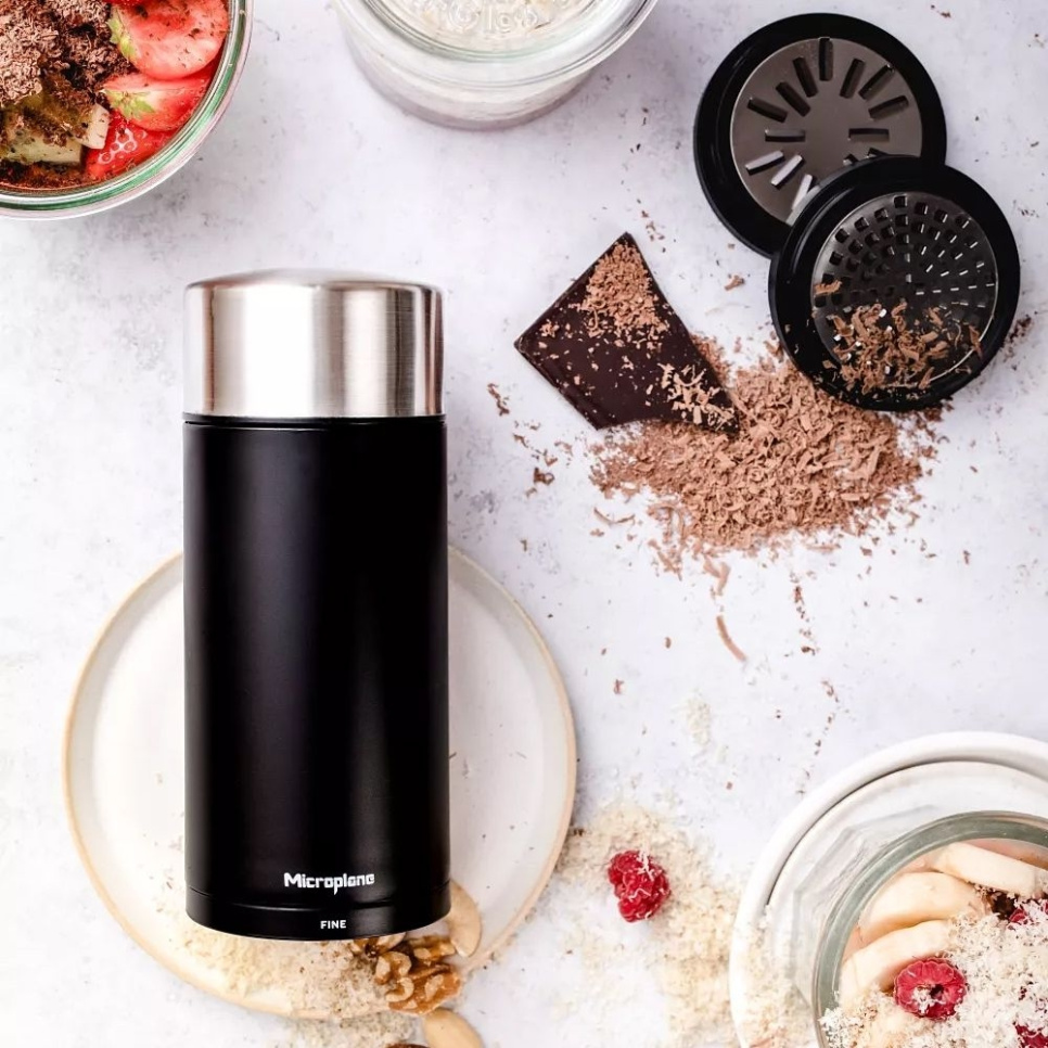 Universalkvern/universalmakuleringsmaskin med tre funksjoner - Microplane Universalkvern/universalmakuleringsmaskin med tre funksjoner - Microplane