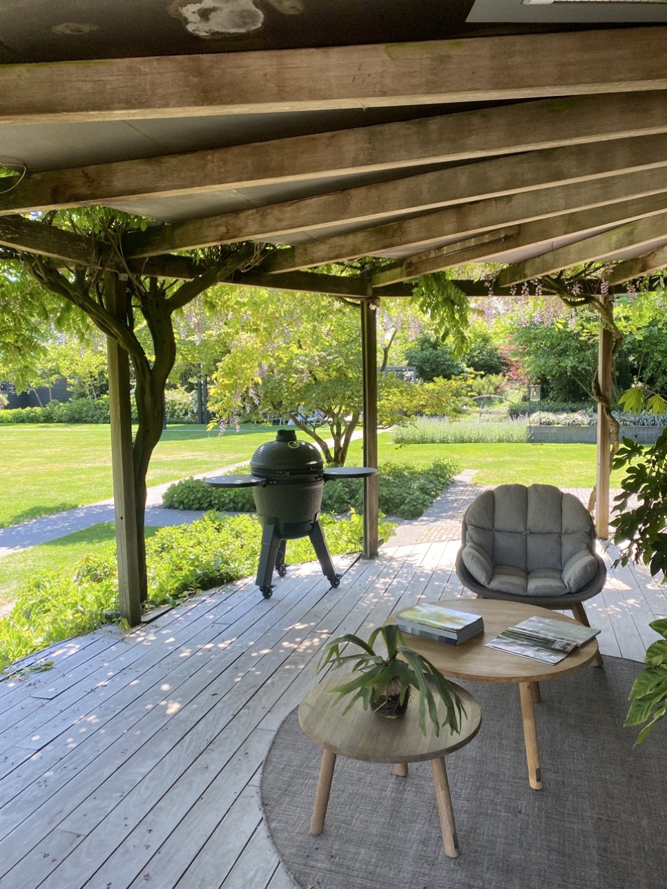 Kamado-grill inkludert benbrakett, svarte ben med hjul og sidebord - Moddern