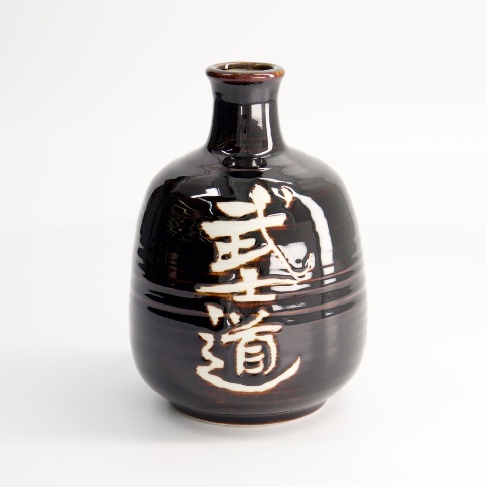 Tokkuri, sakeflaske, Bushido i gruppen Matlaging / Kjøkkenutstyr / Asiatisk matlaging hos The Kitchen Lab (2252-33125)
