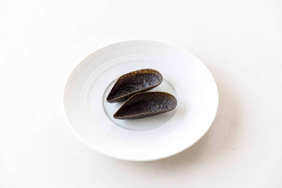 Krustadejern, Realistic Mussel Pie Tee - Moldbrothers